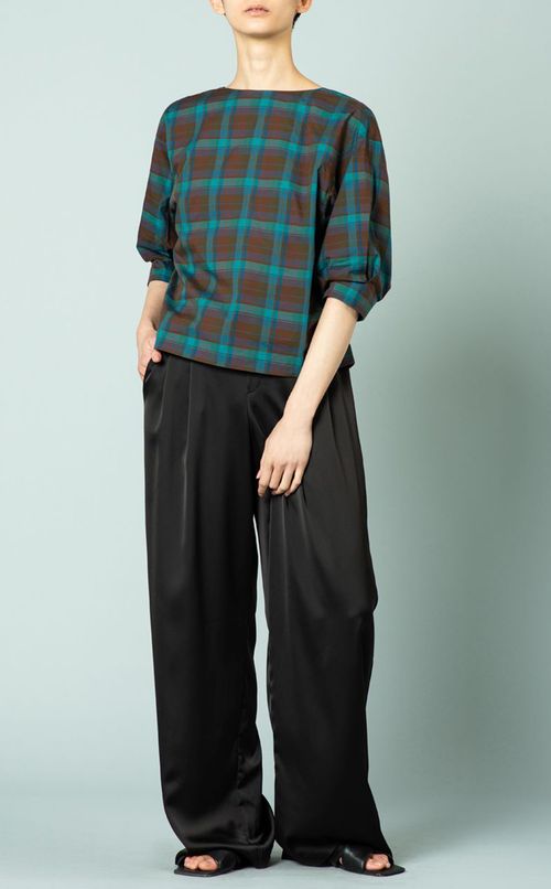 チェックブラウス