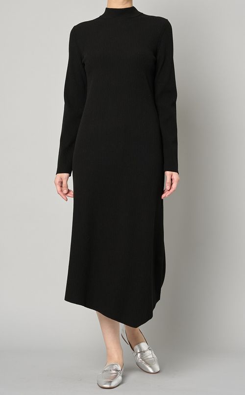 ヘムラインニットワンピース