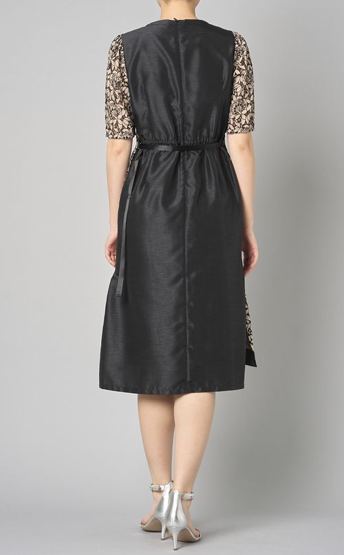 ボタニカルレースキーネックワンピース