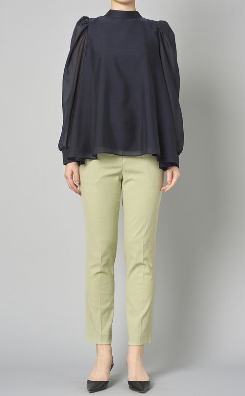 ボウタイシアーブラウス