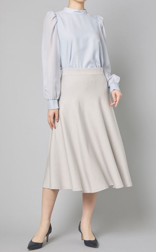 ボウタイシアーブラウス