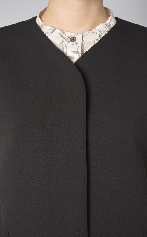 ハーフレングスジレジャケット