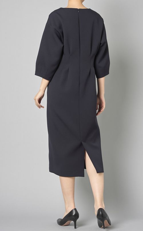 キーネックコクーンワンピース