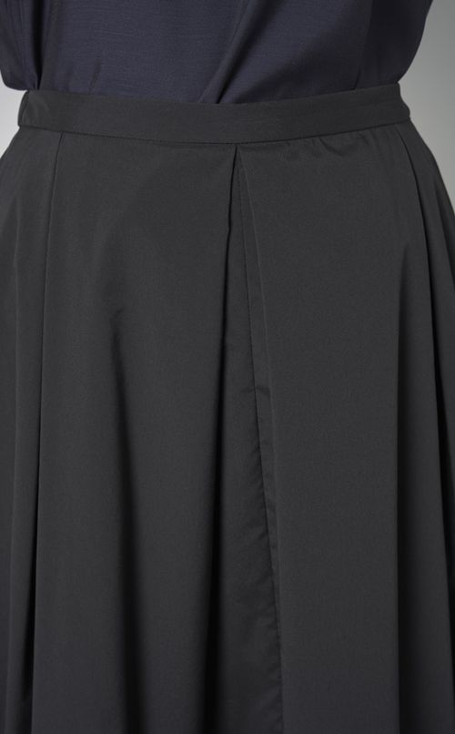 タイプライタータックフレアスカート