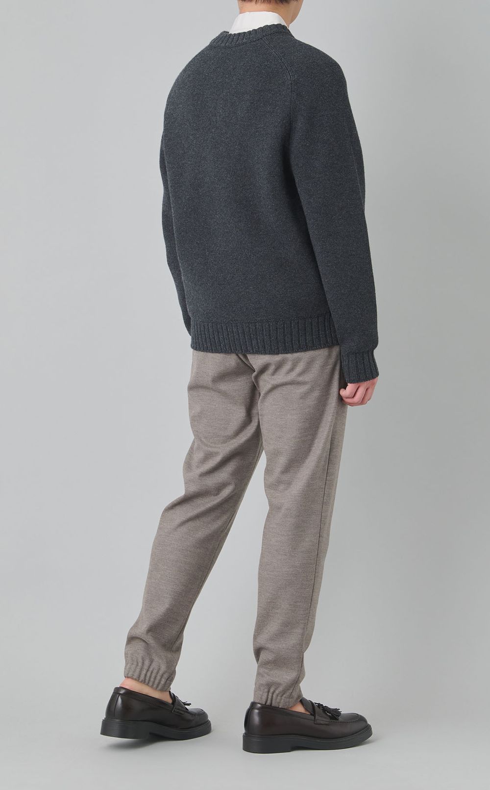 ヘビーウールVネックニット