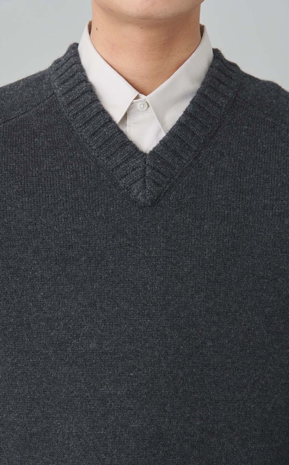 ヘビーウールVネックニット