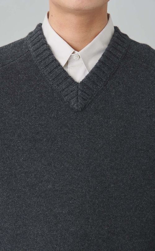 ヘビーウールVネックニット