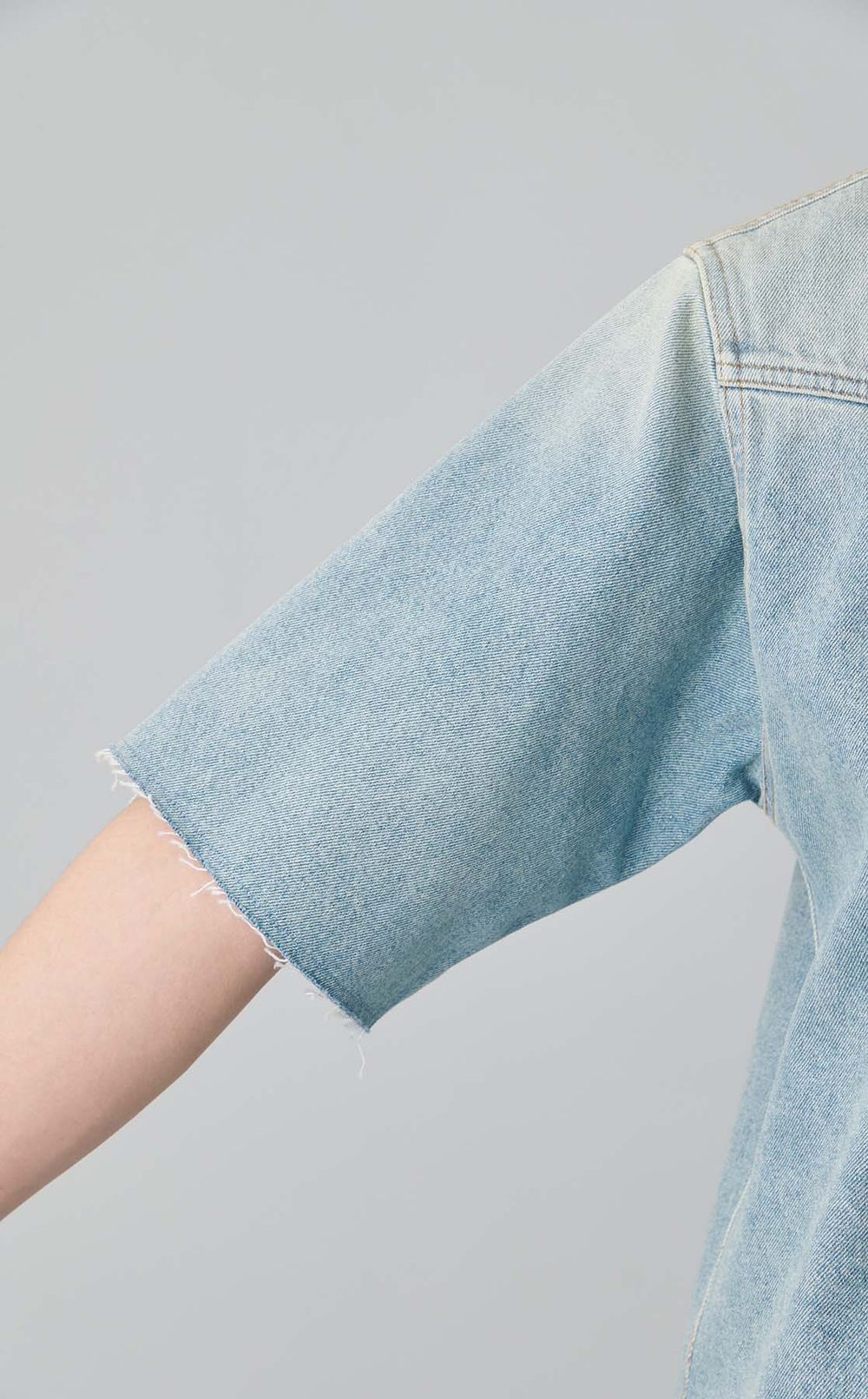 カットオフデニムシャツ