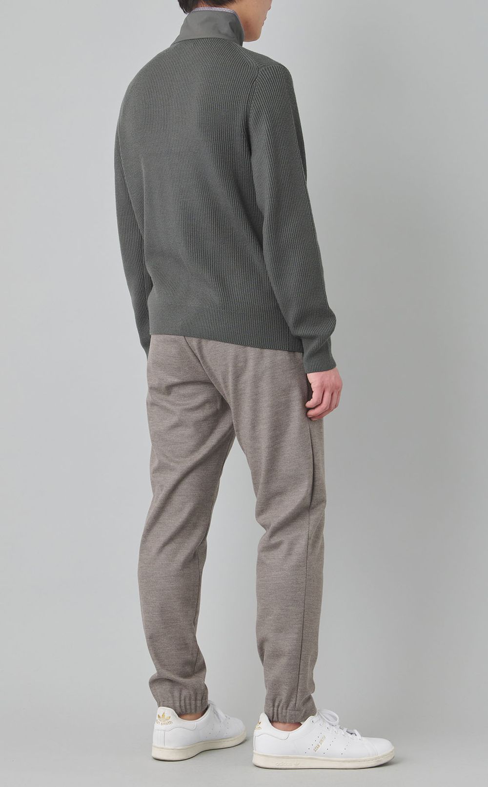 スタンドカラーウールニット