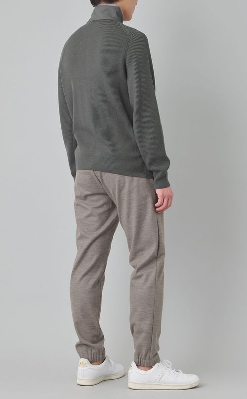 スタンドカラーウールニット