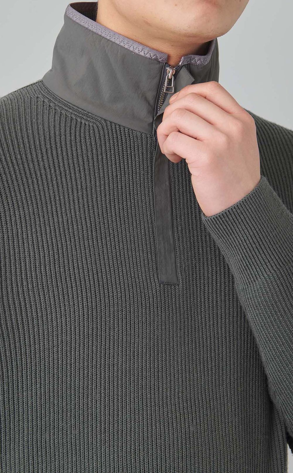 スタンドカラーウールニット