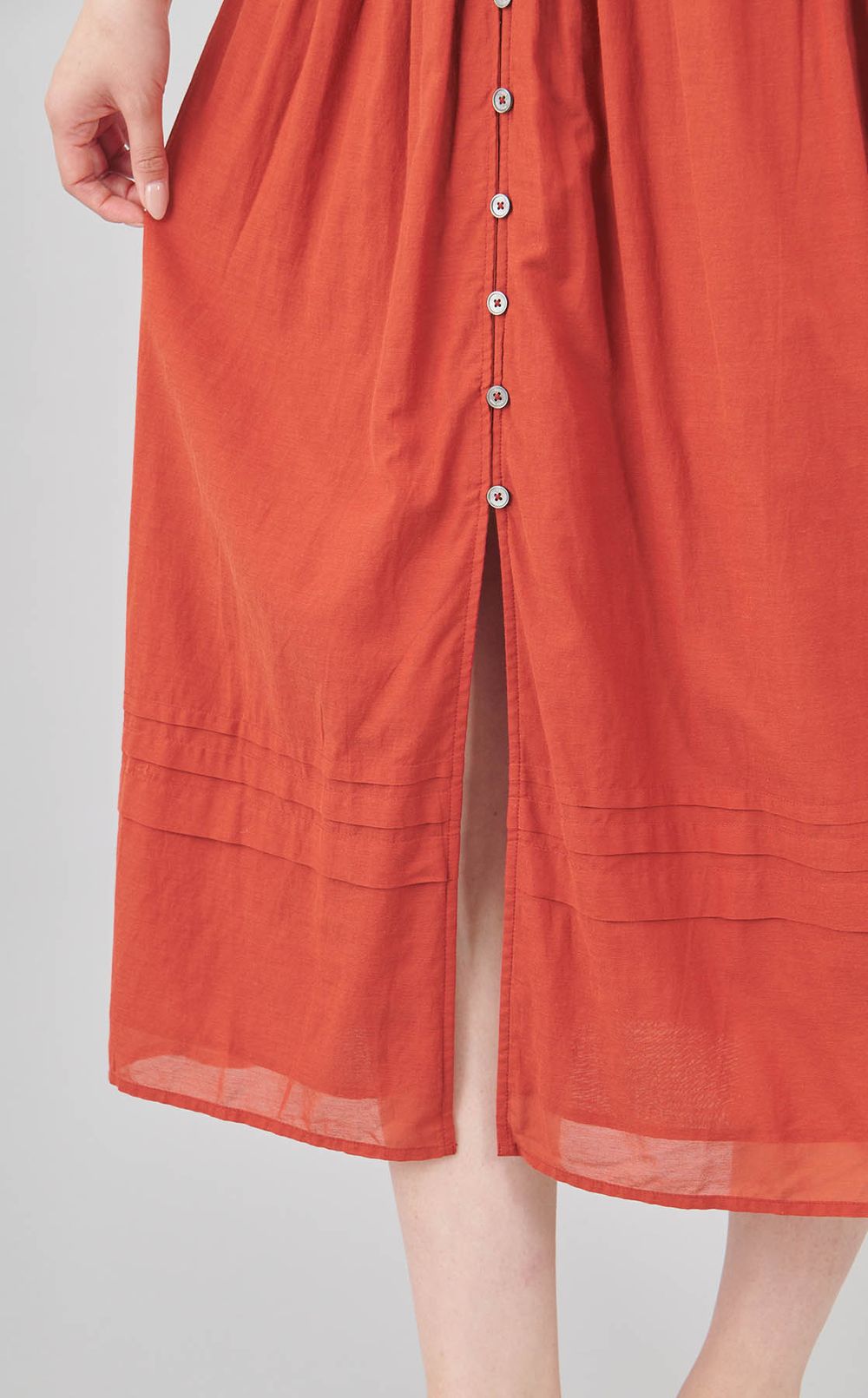 コットンギャザータックスリーブワンピース