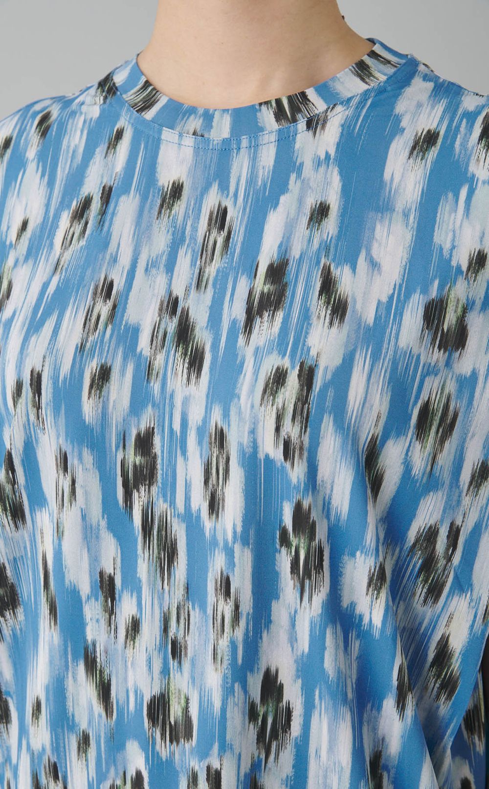 プリントスリーブレスプルオーバー