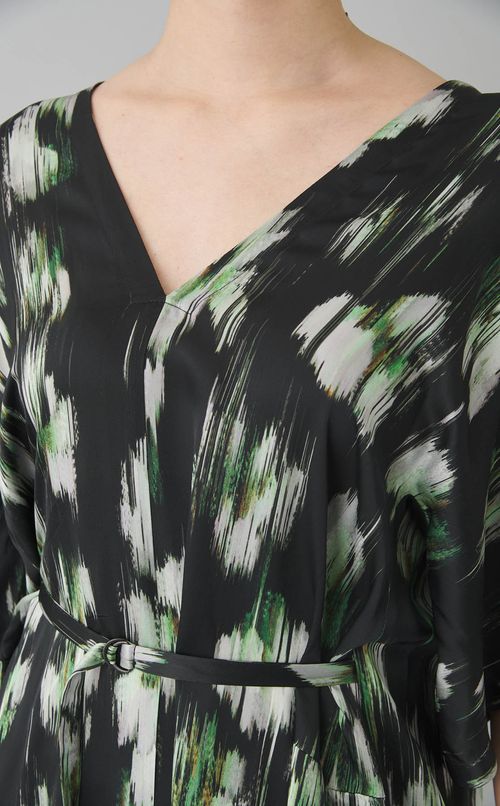 Vネックプリントワンピース