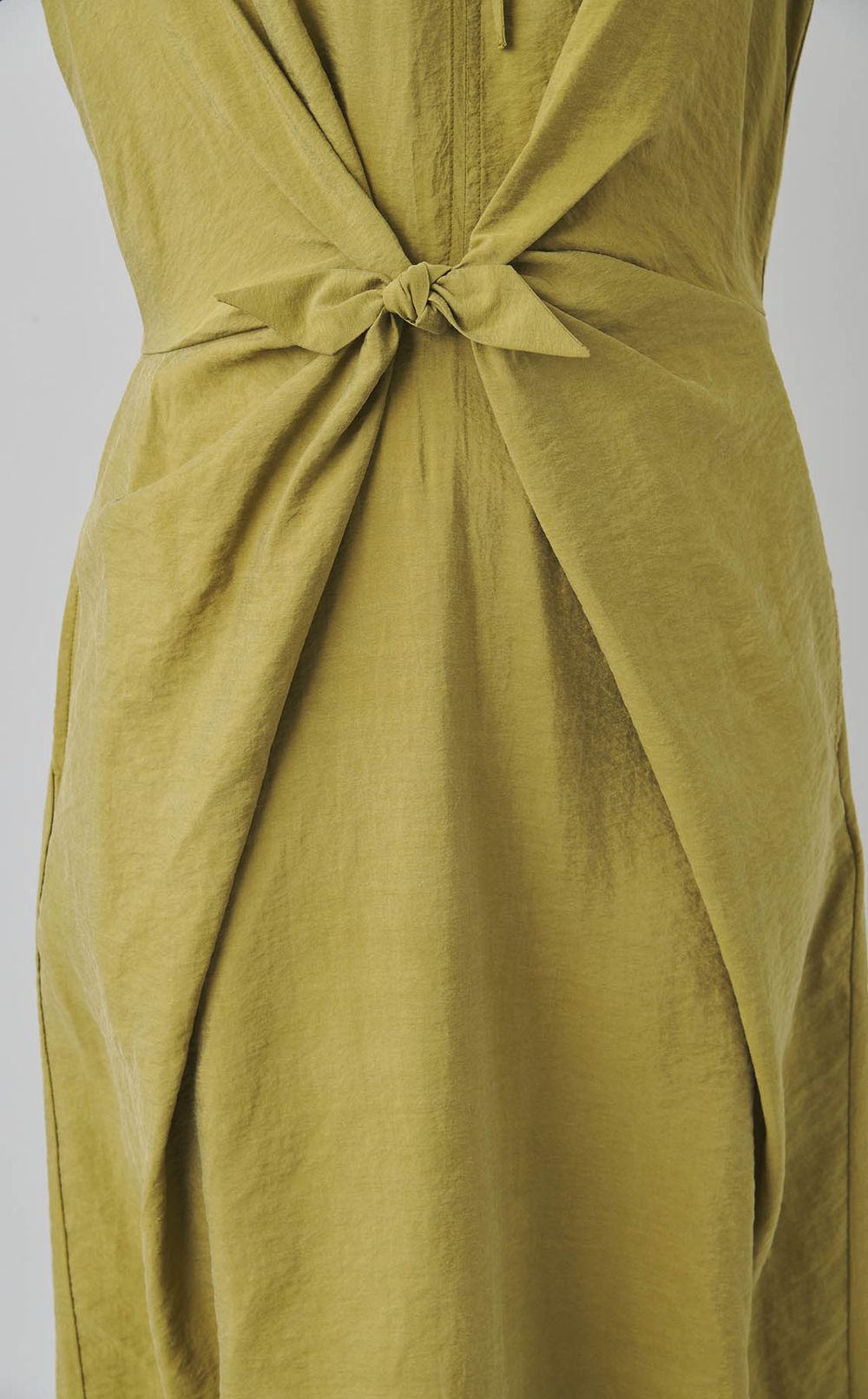 フロントノットハーフスリーブドレス