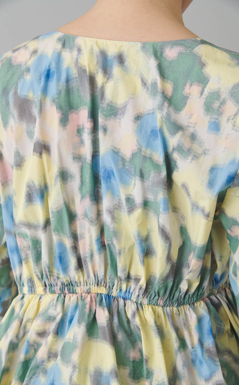 フラワージャガードギャザーブラウス