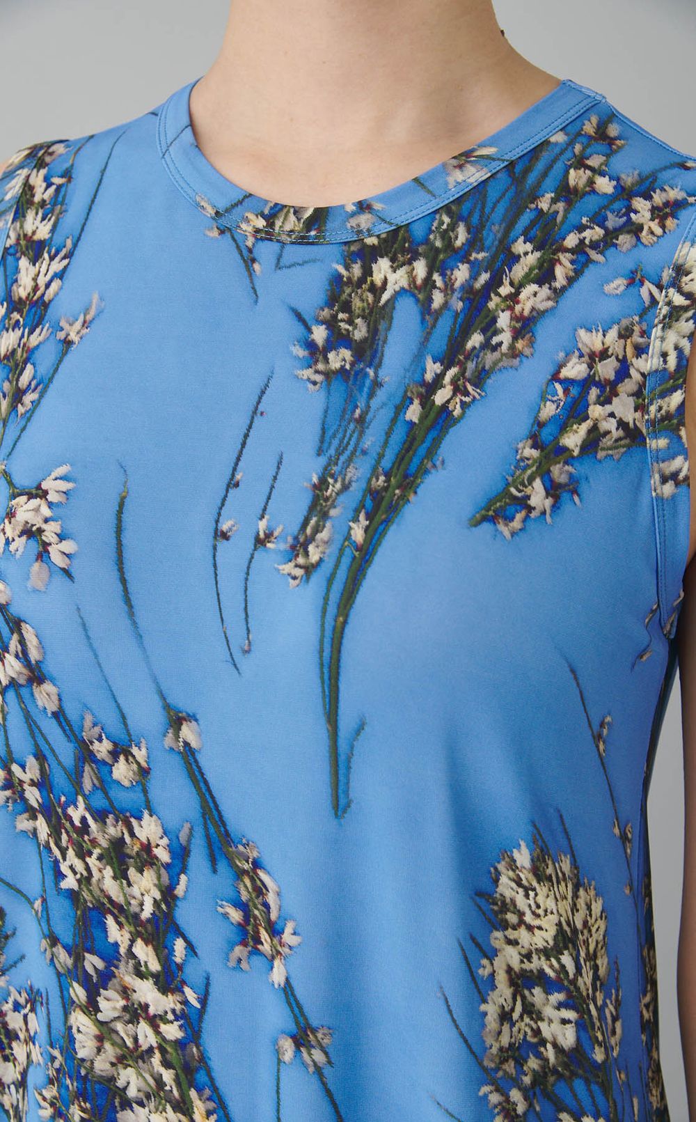 スリーブレスロングジャージードレス