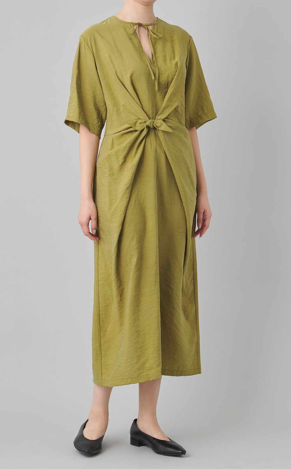 フロントノットハーフスリーブドレス
