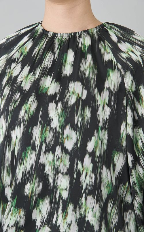 プリントクルーネックブラウス