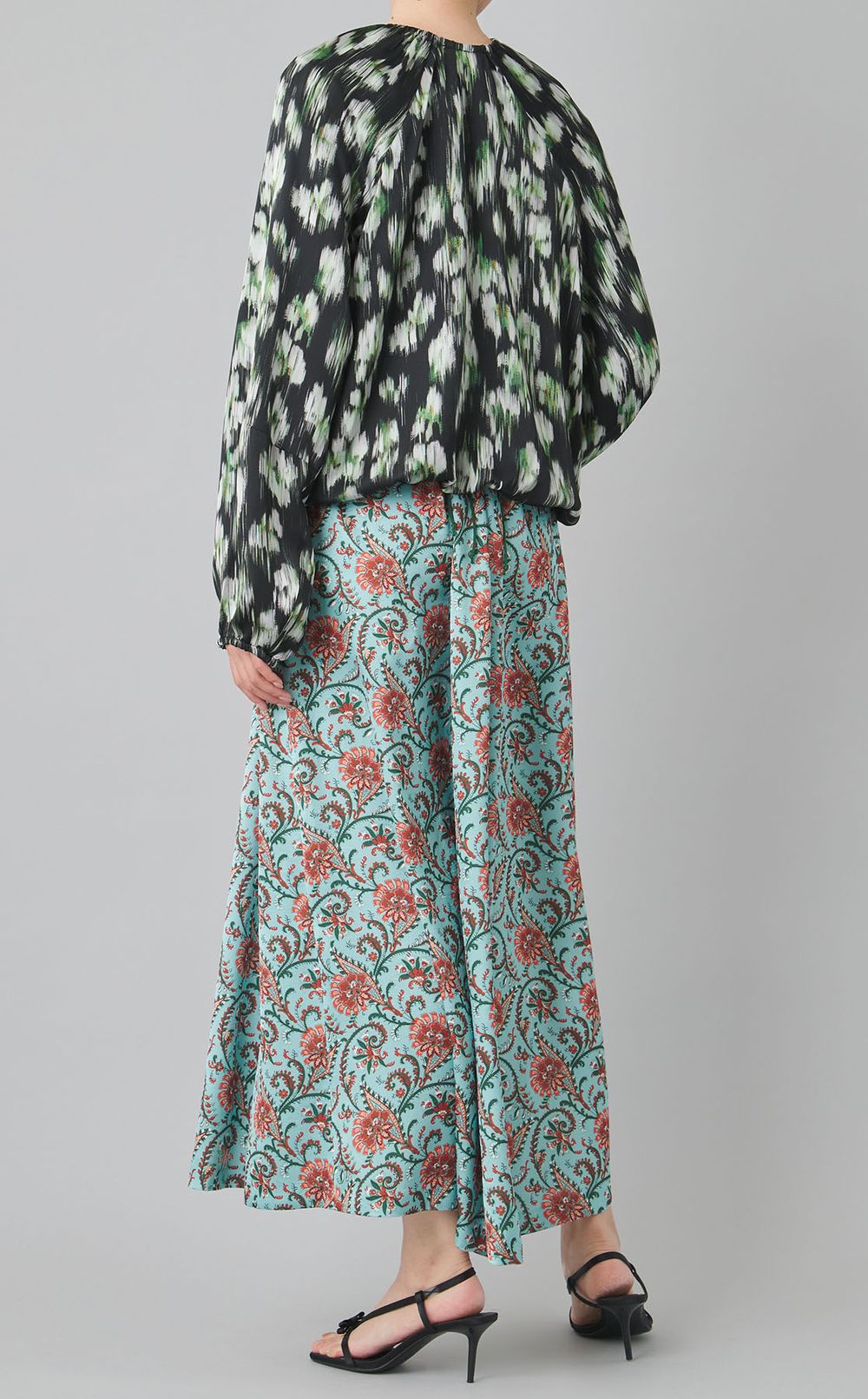 プリントクルーネックブラウス