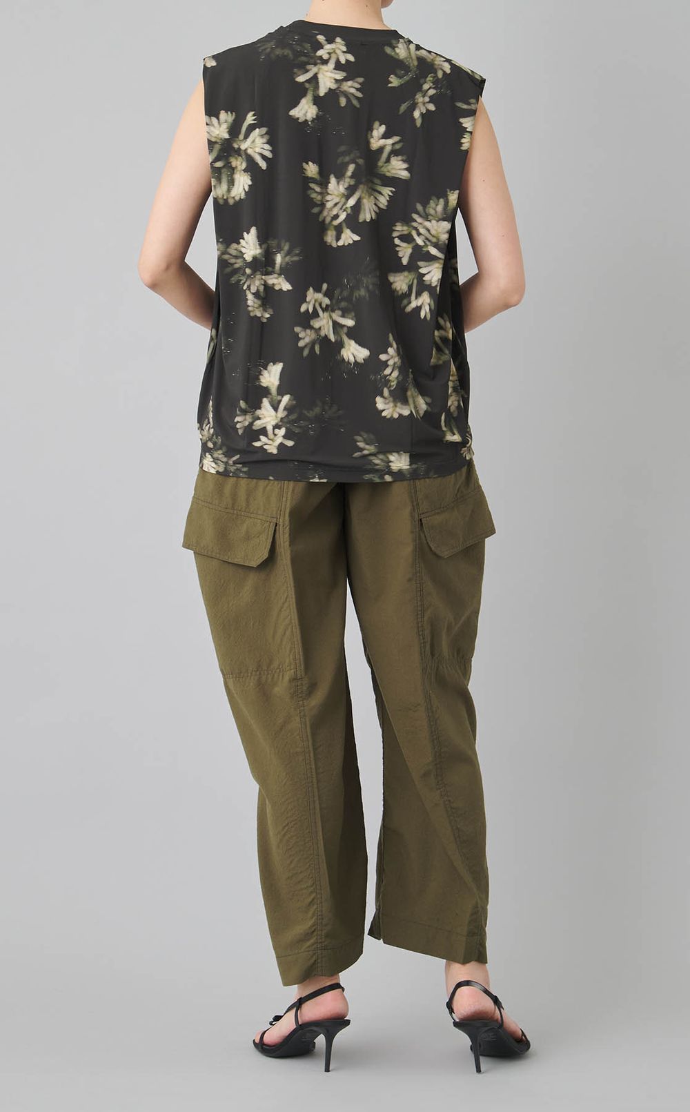 プリントスリーブレスプルオーバー