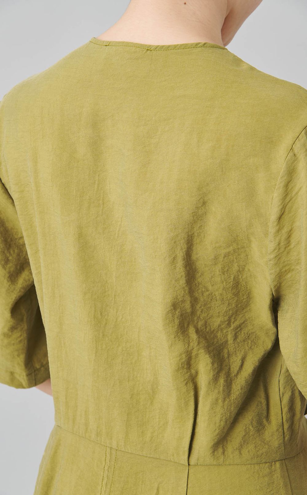 フロントノットハーフスリーブドレス