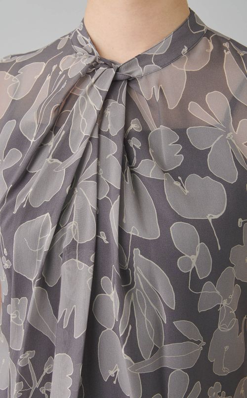 フラワープリント タックドレープブラウス