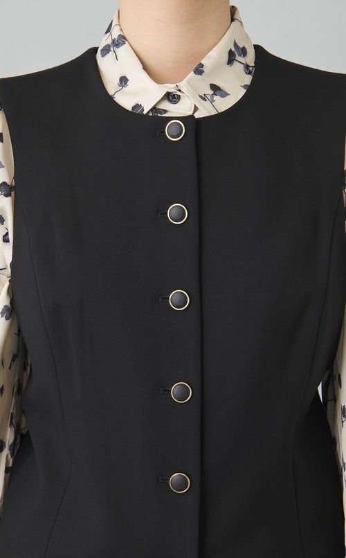 ノーカラーボタンアップベスト