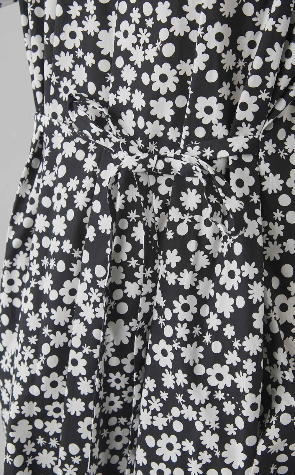 ギャザースリーブフラワーワンピース