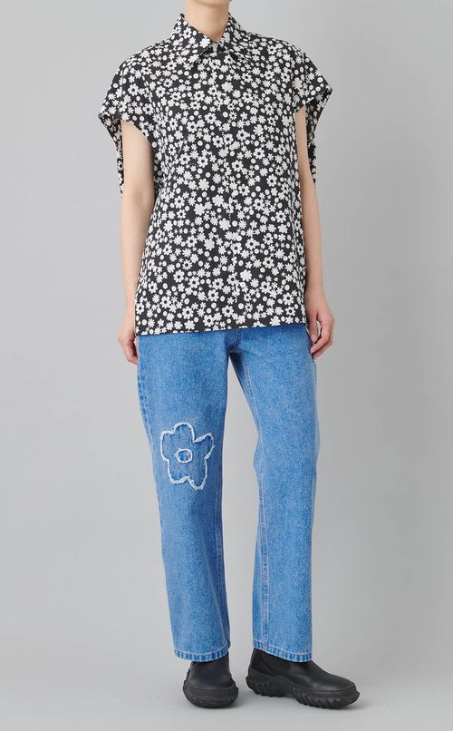 フラワーパッチデニムパンツ