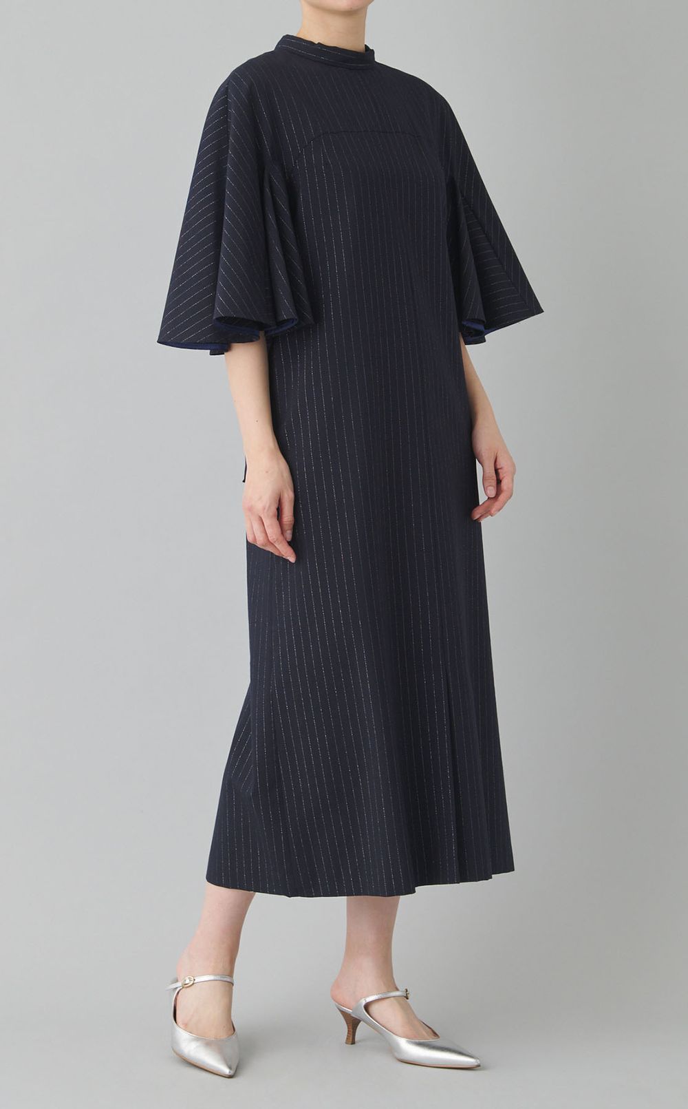 ラメストライプフレアスリーブワンピース