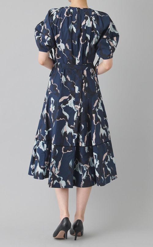 プリントシャーリングスリーブドレス