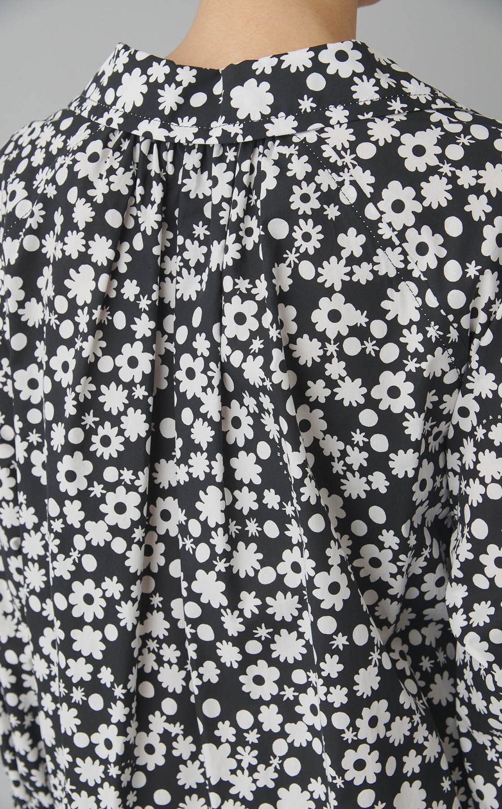 ギャザースリーブフラワーワンピース