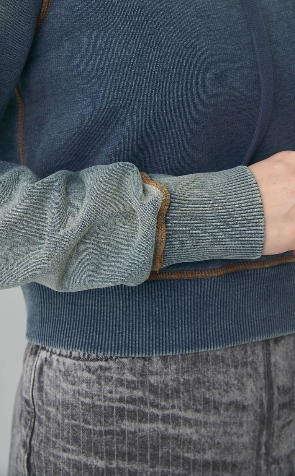 グラデーションフーディスリムスウェット