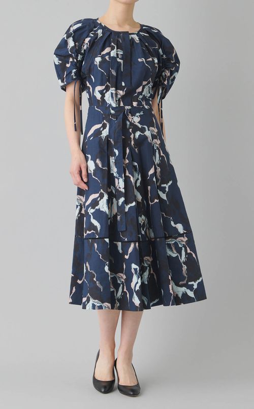 プリントシャーリングスリーブドレス