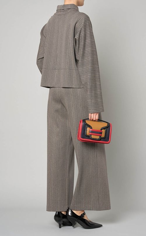 コクーンタートルネックトップス