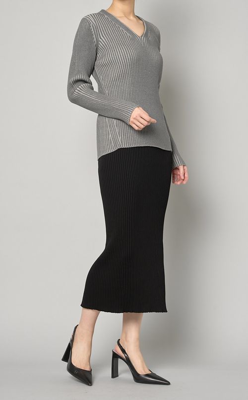 Vネックニットプルオーバー