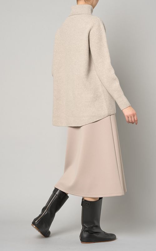 シームレスニットプルオーバー