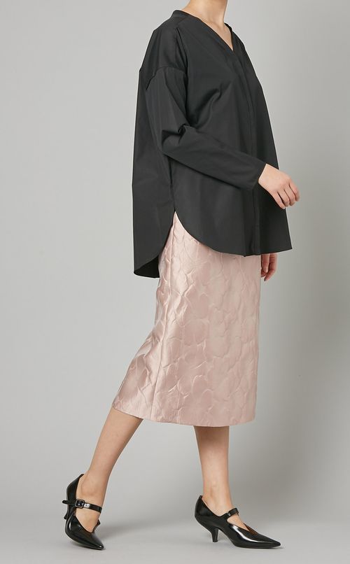 Vネックノーカラーシャツ