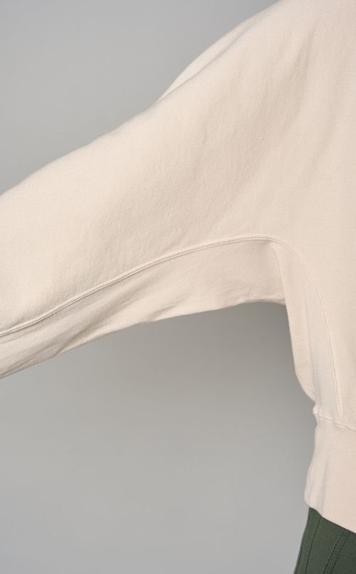 クルーネックドルマンスリーブスウェット