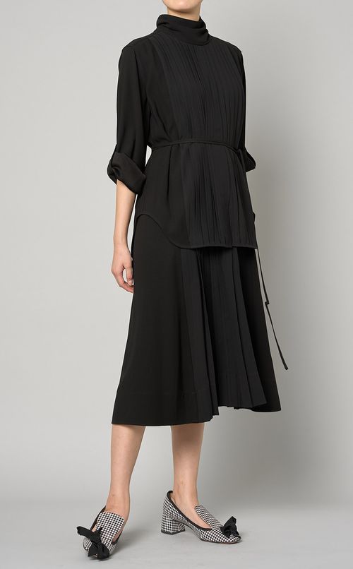 フロントプリーツロングスリーブドレス