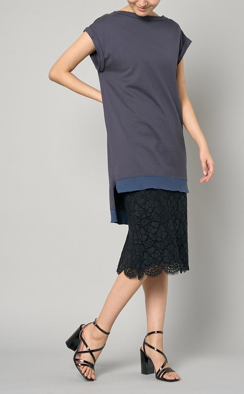 スカラップヘムレーススカート