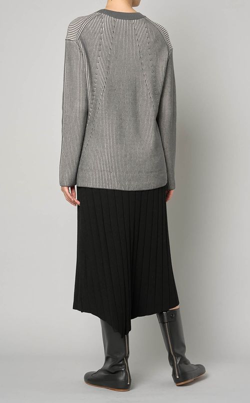 ヘムラインニットスカート