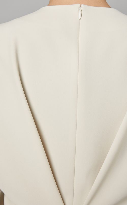 バックタックレーススリーブワンピース