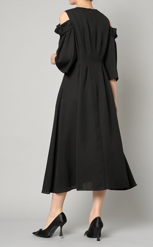 オープンショルダーレースドレス