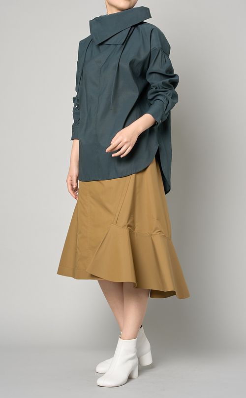 デザインネックロングスリーブブラウス