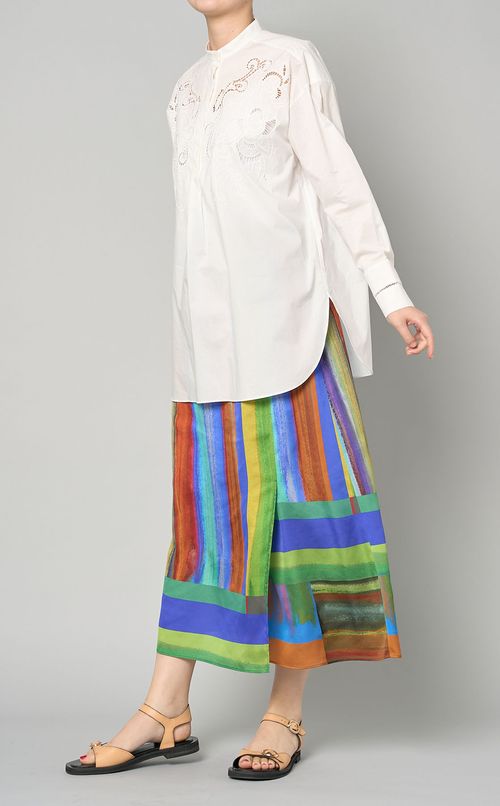 エンブロイダリースタンドシャツ