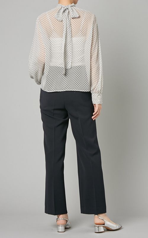 プリントバックボウタイブラウス