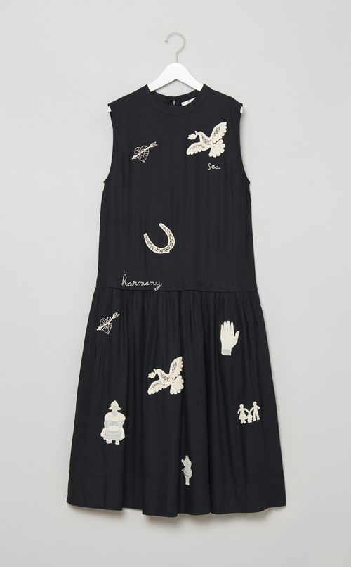 モチーフエンブロイダリーワンピース