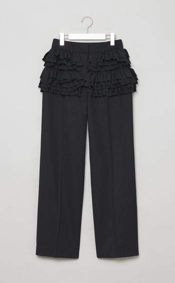 フリルドスラックス